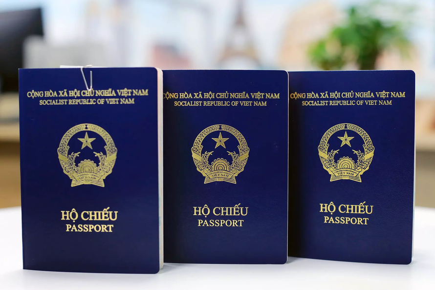 Bổ sung mục 'nơi sinh' trong hộ chiếu mẫu mới