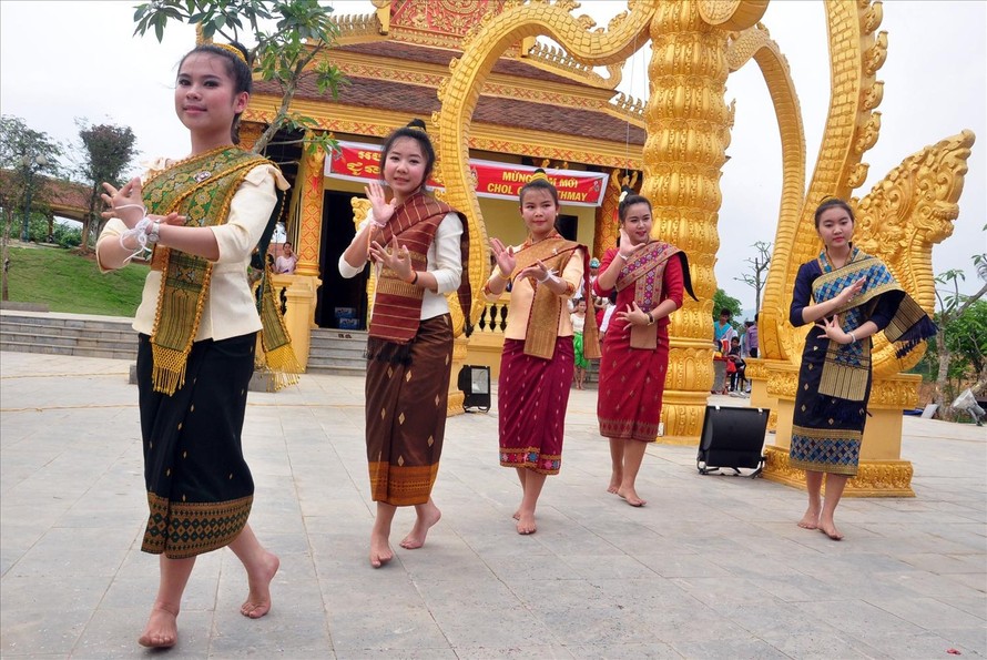 Bảo tồn, phát huy giá trị nghệ thuật múa Rom Vong của người Khmer