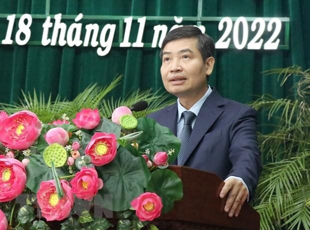 Ông Tạ Anh Tuấn phát biểu nhận nhiệm vụ Chủ tịch Ủy ban Nhân dân tỉnh Phú Yên. (Ảnh: TTXVN)