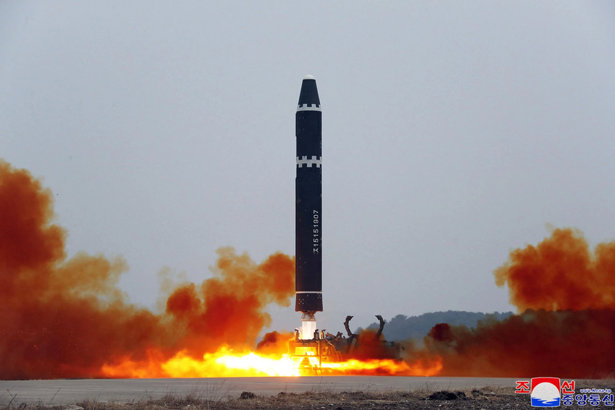 Nhật Bản yêu cầu HĐBA LHQ họp khẩn liên quan vụ phóng tên lửa của Triều Tiên