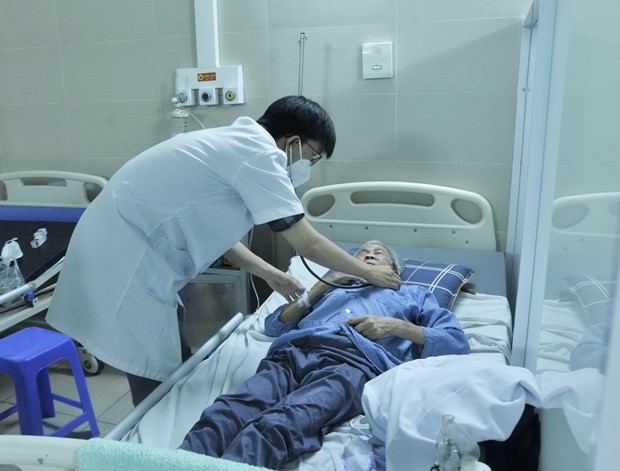 Bệnh nhân mắc COVID-19 đang được điều trị tại Bệnh viện Thanh Nhàn.