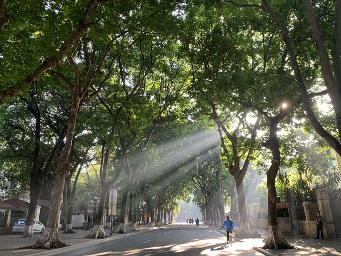 Khu vực Bắc Bộ và Thủ đô Hà Nội có mưa vài nơi, trưa chiều nắng