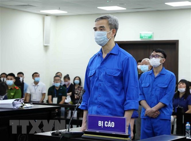 Vụ thông thầu tại Bệnh viện Tim Hà Nội: Các bị cáo thừa nhận sai phạm