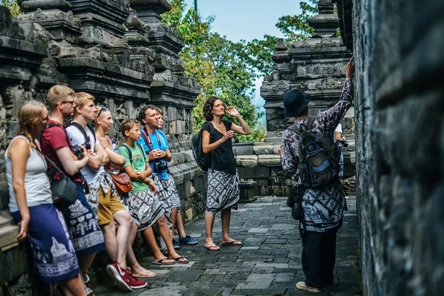 Indonesia cân nhắc áp thuế với du khách quốc tế