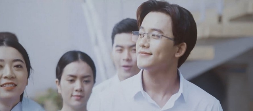Nam chính trong MV triệu views của Hương Tràm “đốn tim” người hâm mộ