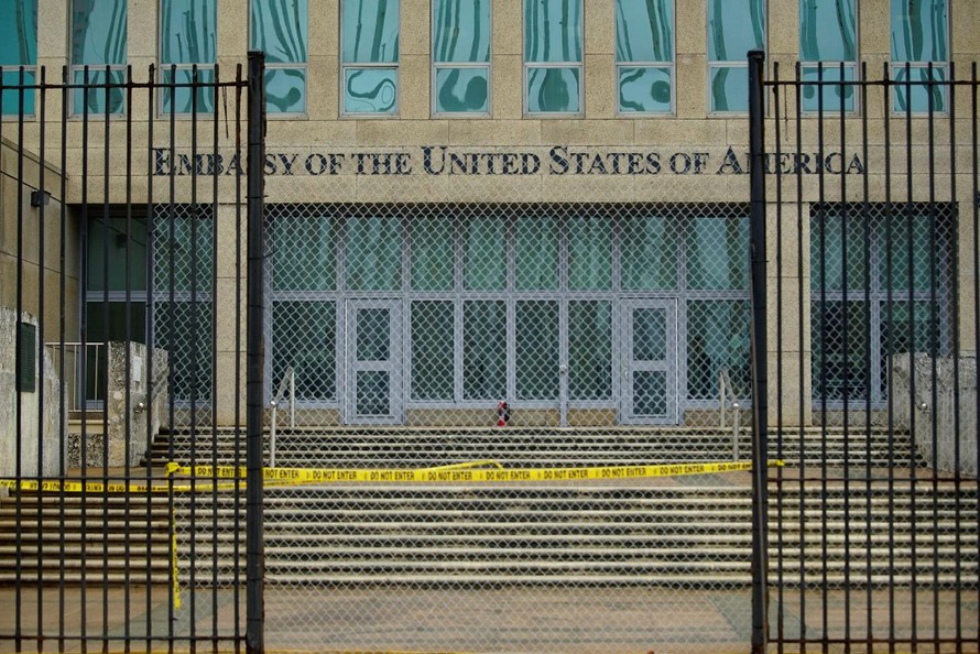 Sau vụ ‘bệnh lạ ở Havana’, Mỹ cắt giảm nhân viên ngoại giao tại Cuba