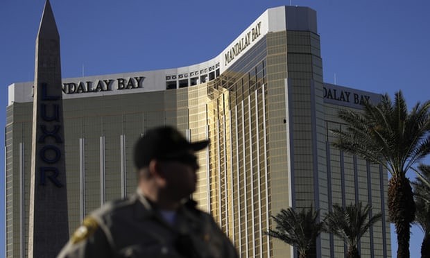 Tay súng Las Vegas đã bắn chết bảo vệ trước khi thảm sát