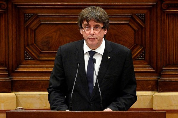 Đối diện nguy cơ bị khởi tố, Thủ hiến Catalan bỏ trốn