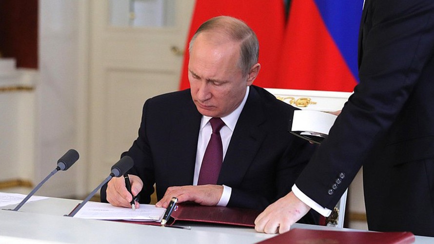 Tổng thống Putin thông qua luật ‘trả đũa’ truyền thông Mỹ