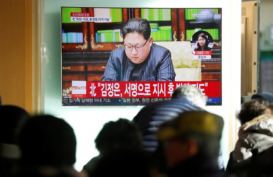 Chủ tịch Kim Jong-un tuyên bố sản xuất thêm nhiều vũ khí