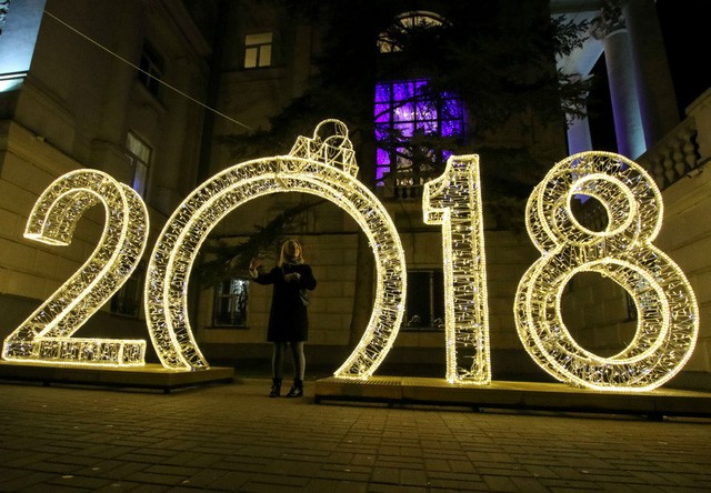 Không khí đón năm mới 2018 rộn ràng khắp thế giới