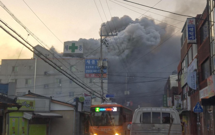 Cháy lớn ở bệnh viện Hàn Quốc, ít nhất 31 người đã thiệt mạng 