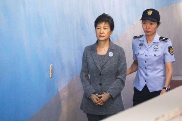 Cựu Tổng thống Hàn Quốc có nguy cơ đối mặt 30 năm tù giam