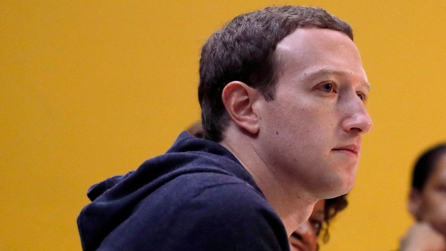 Trước nguy cơ Mark Zuckerberg điều trần Quốc hội, Facebook thay đổi chính sách mới