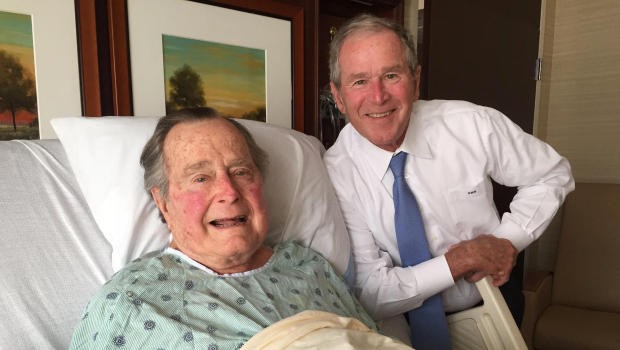 Ông 'Bush cha' trở thành tổng thống Mỹ sống thọ nhất