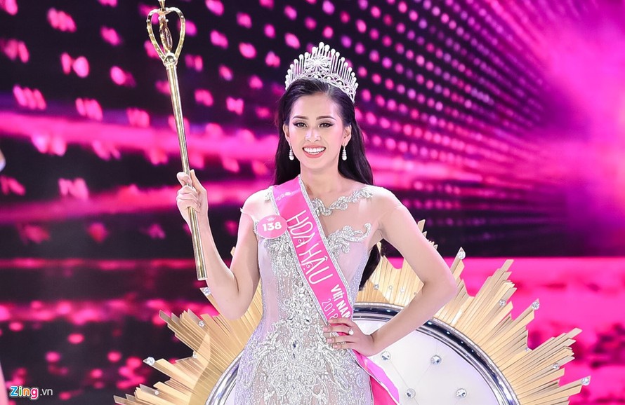 Hoa hậu 18 tuổi Trần Tiểu Vy: 'Ai chê học kém, tôi để ngoài tai'
