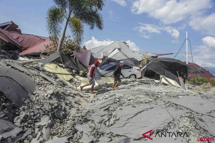 Tiếp tục xảy ra động đất trên đảo Sulawesi của Indonesia