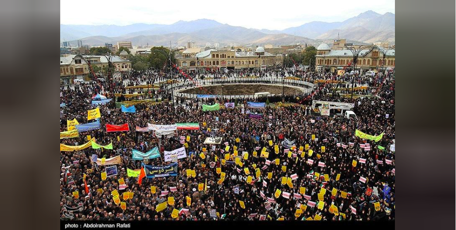 Biển người Iran giận dữ, xuống đường biểu tình phản đối Mỹ