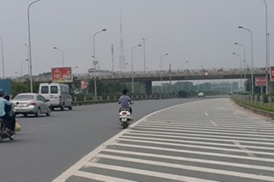 Yêu cầu xử lý nghiêm môtô-xe máy đi vào đại lộ Thăng Long