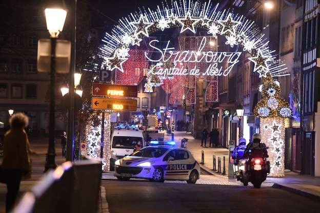 Nổ súng ở chợ Giáng sinh Pháp, ít nhất 2 người thiệt mạng