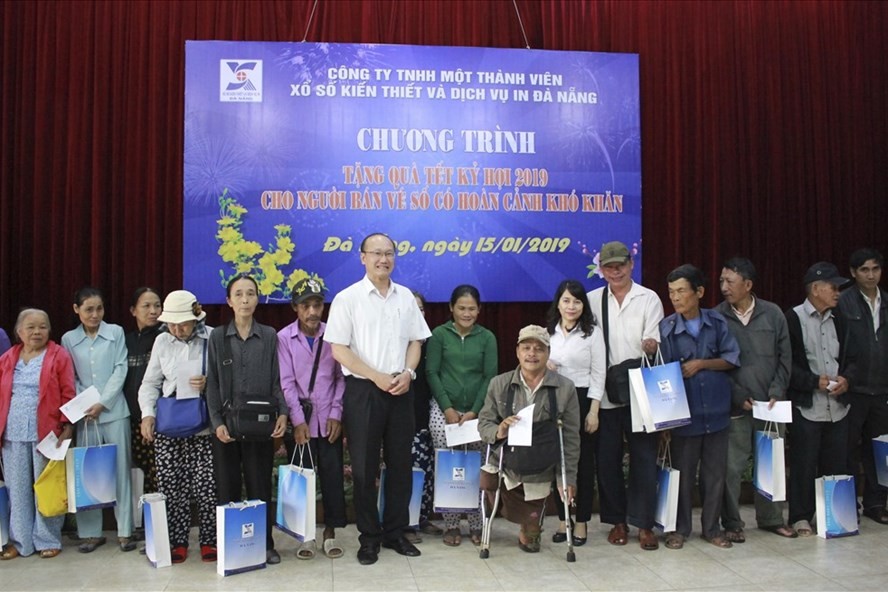 150 suất quà Tết cho người bán vé số khó khăn tại Đà Nẵng