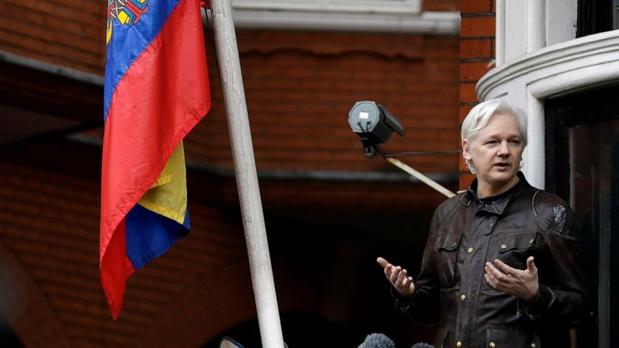 Nhà sáng lập WikiLeaks Julian Assange bị bắt tại London
