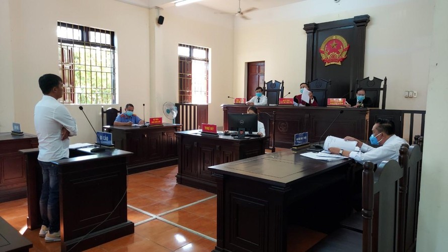 Toà án Nhân dân huyện Trảng Bom tuyên án anh Nguyễn Văn Nhanh 1 năm tù giam. Ảnh: Xuân Thời.
