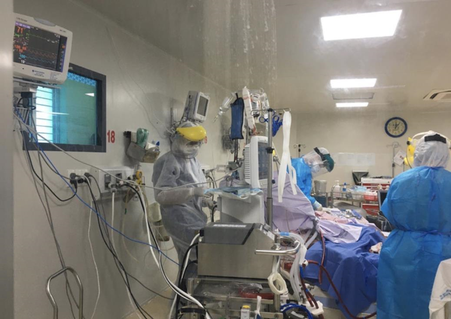 Bệnh nhân mắc Covid-19 rất nặng đang chạy ECMO tại Bệnh viện Bệnh Nhiệt Đới TP.HCM.