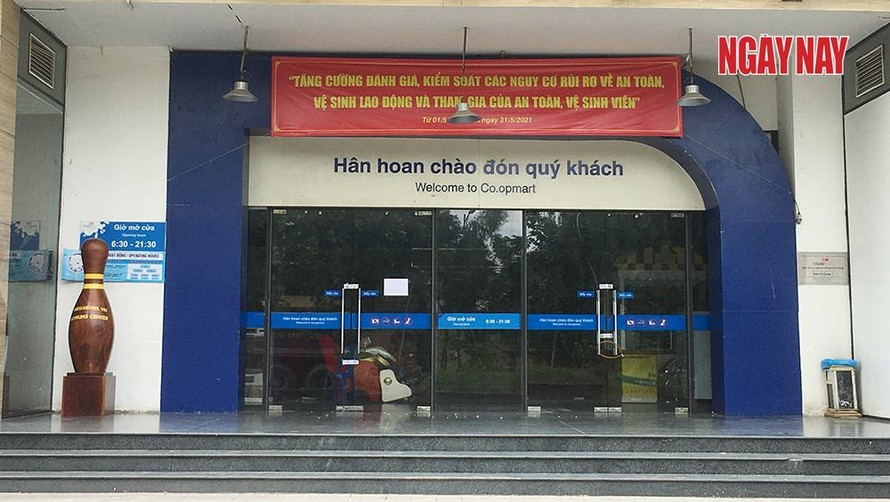 Siêu thị Co.opmart Đồng Văn Cống đóng cửa.