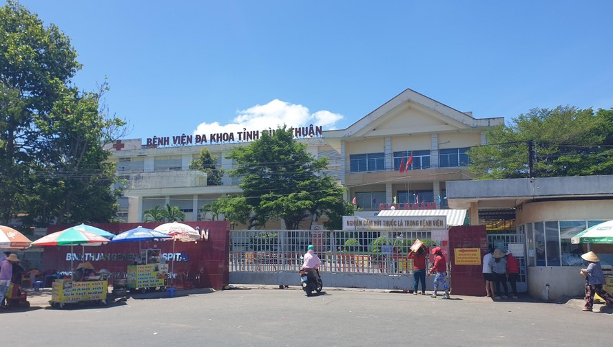Bệnh viện Đa khoa tỉnh Bình Thuận phong toả sau khi phát hiện ca nghi nhiệm Covid-19.