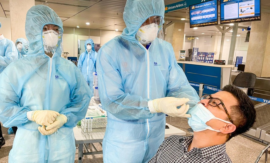 Bệnh viện Tâm Anh triển khai xét nghiệm Covid-19 tại sân bay Tân Sơn Nhất
