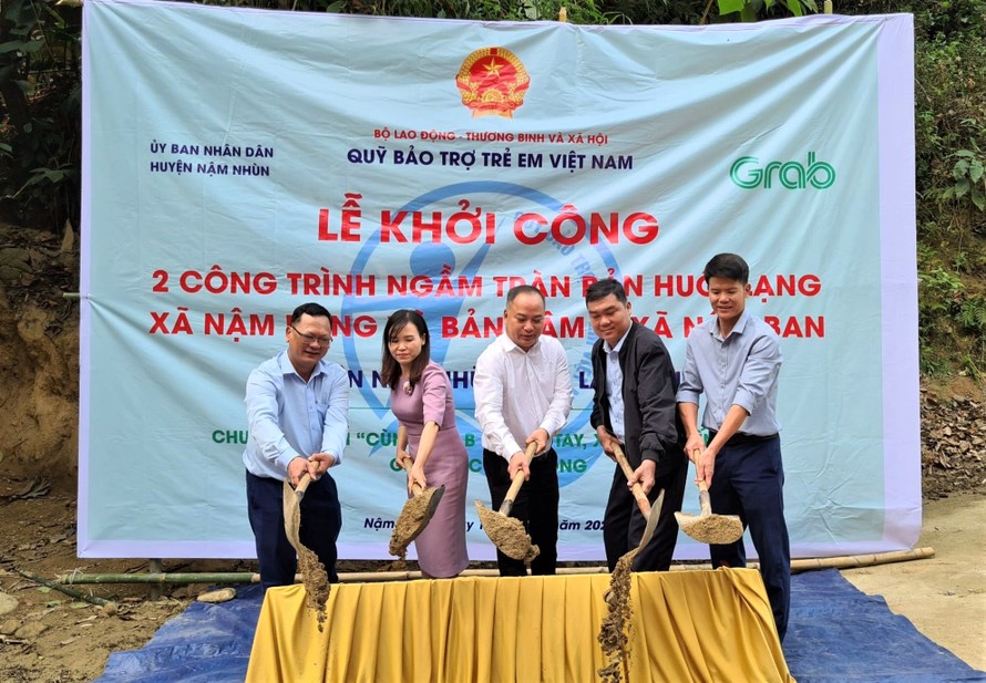 Quỹ Bảo trợ trẻ em Việt Nam và Grab Việt Nam chung tay thực hiện dự án “Xây cầu đến lớp”