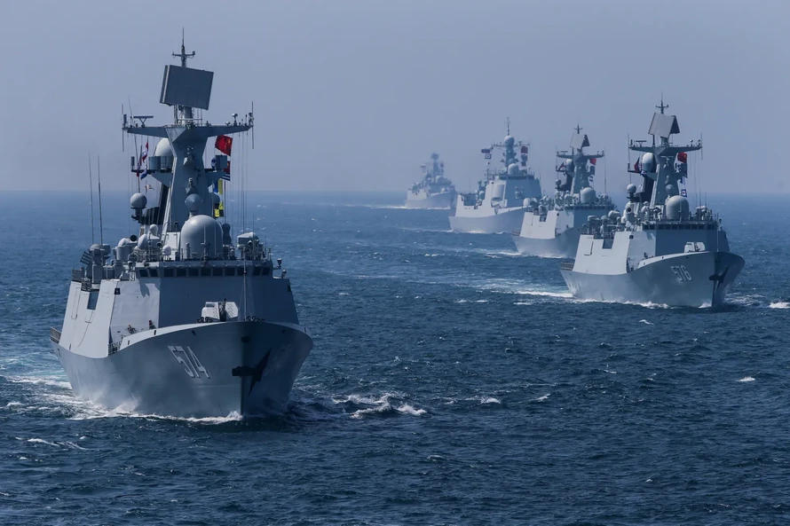 Tàu hải quân Trung Quốc tại vùng biển ngoài khơi tỉnh Quảng Đông hồi tháng 9/2016.