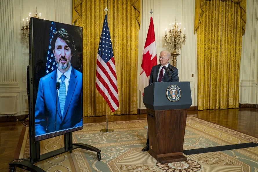 Tổng thống Mỹ Joe Biden và Thủ tướng Canada Justin Trudeau phát biểu chung dưới hình thức trực tuyến năm 2021.