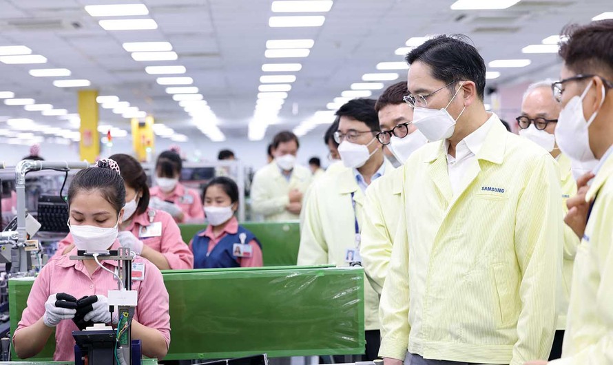 Chủ tịch Tập đoàn Samsung Lee Jae-yong thăm nhà máy Samsung tại Việt Nam.