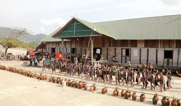 Lễ cúng Sơmă Kơcham hay còn gọi là lễ cúng sân, là lễ cúng lớn trong năm của người Bahnar tại làng Prăng, xã Đăk Tơ Pang, huyện Kông Chro, tỉnh Gia Lai. Ảnh: Quang Thái/TTXVN.