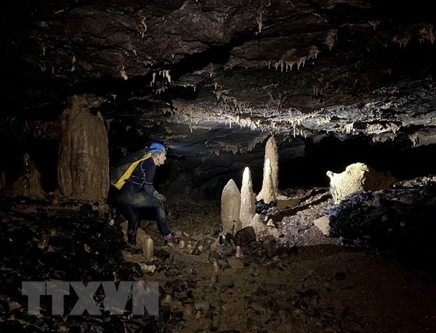 ác hang động mới phát hiện tại Quảng Bình. Ảnh: TTXVN.