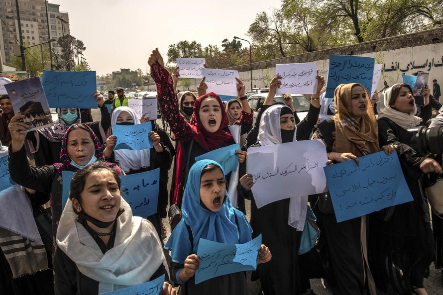 Phụ nữ Afghanistan biểu tình đòi các quyền lợi tại thủ đô Kabul. Ảnh: USIP.