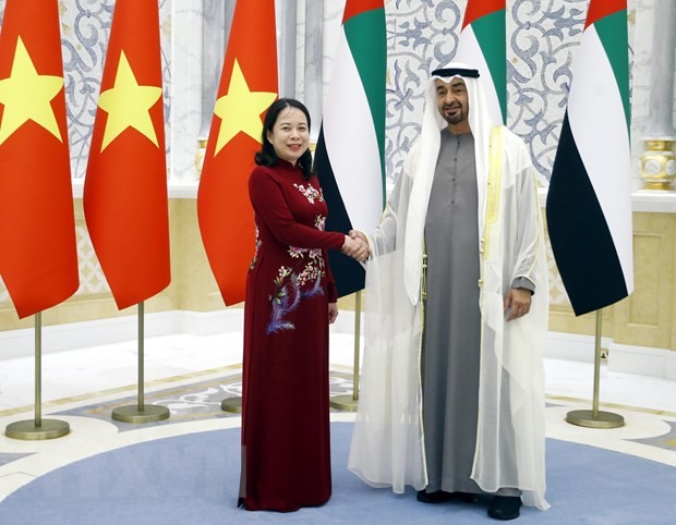 Tổng thống UAE Sheikh Mohamed bin Zayed đón Phó Chủ tịch nước Võ Thị Ánh Xuân. Ảnh: Lâm Khánh/TTXVN.