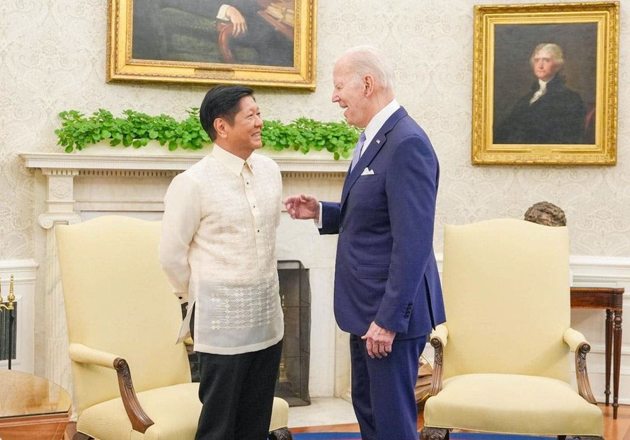Tổng thống Mỹ Joe Biden (phải) và người đồng cấp Philippines Ferdinand Marcos Jr. tại cuộc gặp ở Washington, DC ngày 1/5/2023.
