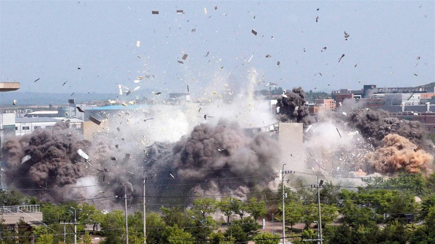 Ngày 16/6/2020, Triều Tiên cho nổ tung văn phòng liên lạc chung ở Kaesong.