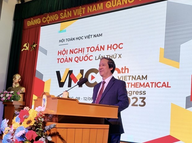 Bộ trưởng Nguyễn Kim Sơn phát biểu tại Hội nghị Toán học toàn quốc lần thứ X.