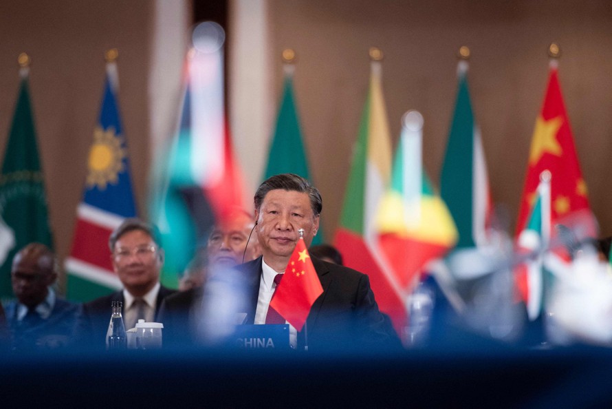 Chủ tịch Trung Quốc Tập Cận Bình tham dự phiên họp toàn thể tại Hội nghị thượng đỉnh BRICS 2023 ở Johannesburg, Nam Phi hôm 23/8. Ảnh: SCMP.