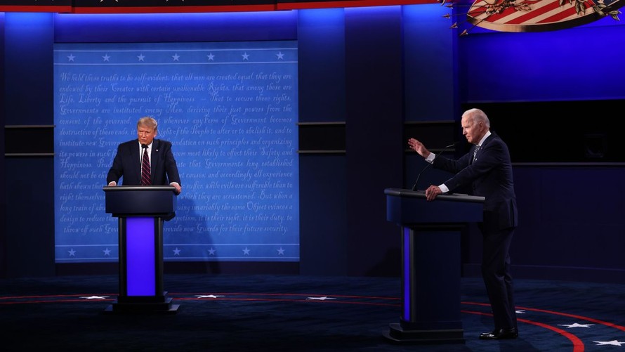 Ông Joe Biden và ông Donald Trump trong vòng tranh luận đầu tiên của cuộc bầu cử tổng thống Hoa Kỳ tháng 9/2020. Ảnh: CNN.