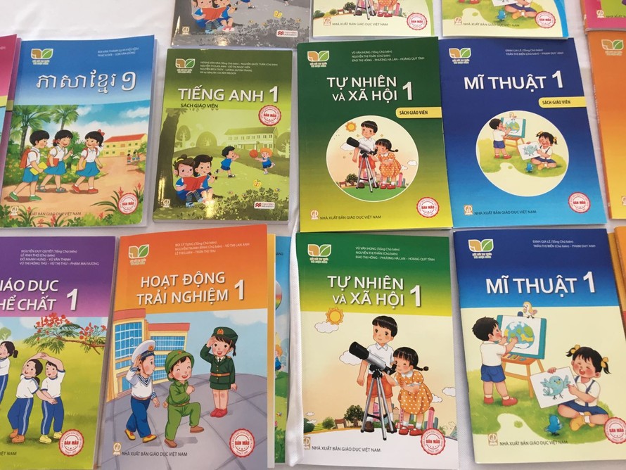 Bộ sách giáo khoa lớp 1 mới do Nhà xuất bản Giáo dục Việt Nam ấn hành. Ảnh: Lê Vân.