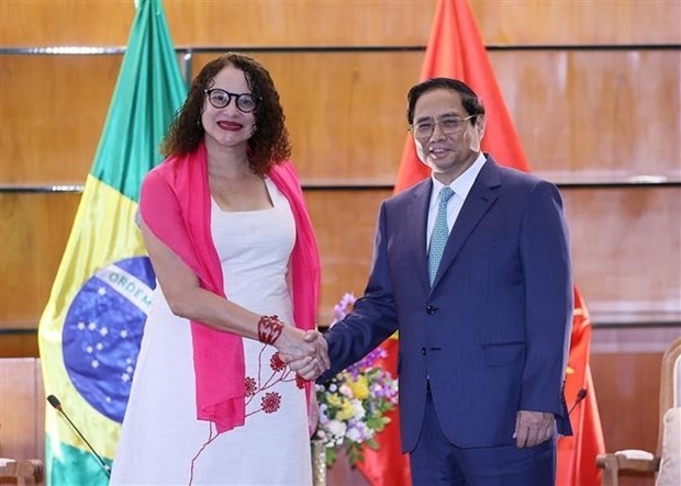 Thủ tướng Phạm Minh Chính tiếp bà Luciana Santos, Chủ tịch Đảng Cộng sản Brazil. Ảnh: Dương Giang/TTXVN.