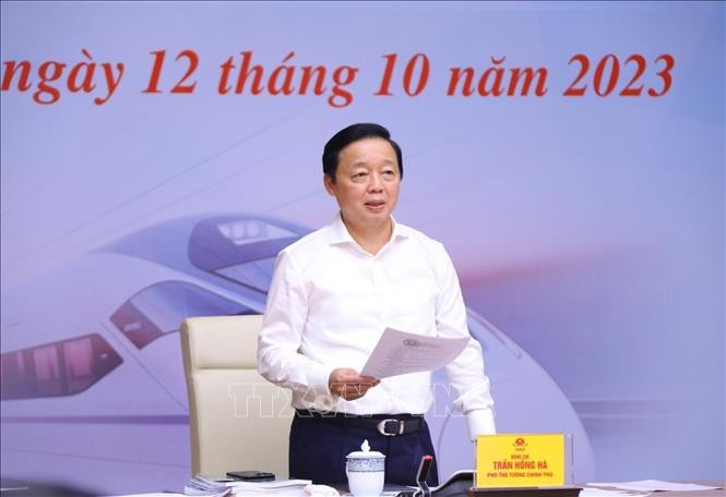 Phó Thủ tướng Trần Hồng Hà phát biểu chỉ đạo, chiều 12/10. Ảnh: Văn Điệp/TTXVN.