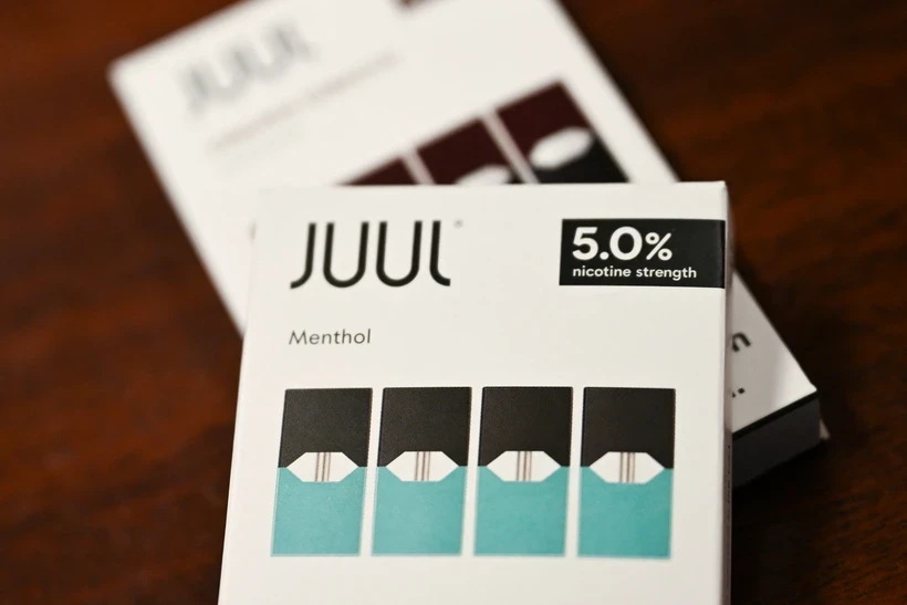 Thuốc lá điện tử Juul Labs được bày bán tại cửa hàng ở California, Mỹ. Ảnh: AFP.