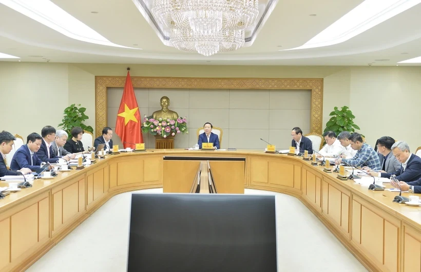 Phó Thủ tướng Trần Hồng Hà phát biểu chỉ đạo tại cuộc họp. Ảnh: Minh Đức/TTXVN.