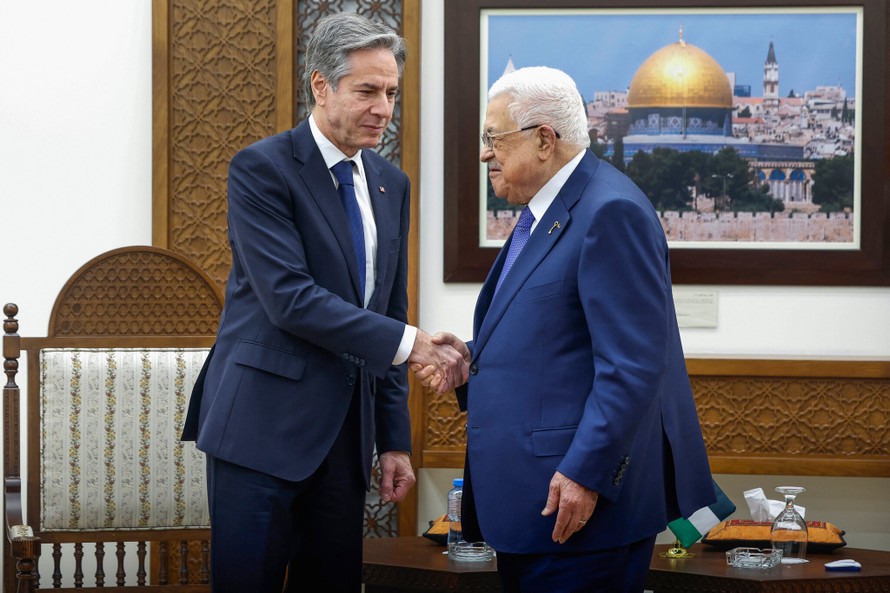 Ngoại trưởng Mỹ Antony Blinken hội kiến Tổng thống Palestine Mahmoud Abbas ngày 10/1. Ảnh: New York Times.